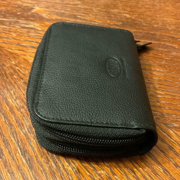 Men’s RFID Safe Double Zipper 8 Pocket 5 Card Slot Genuine Leather Wallet! - Picture 4 of 16